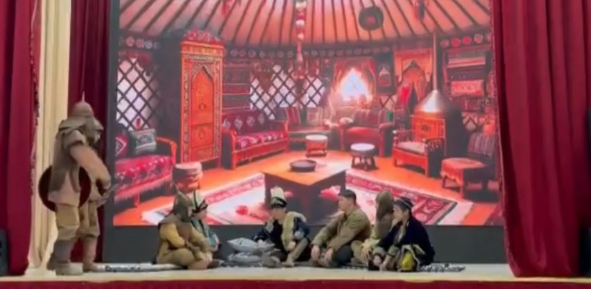 "Театрдың ғажайып әлемі" атты театр қойылымдар арасында жарыс өтті